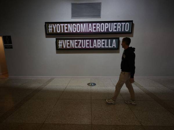 El presidente de Estados Unidos dijo a los pilotos y aerolíneas que consideren el espacio aéreo venezolano cerrado.
