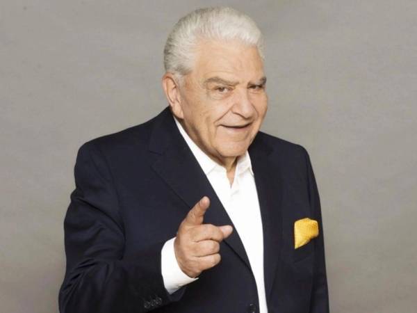 Tras años de exitosa trayectoria en la televisión y luego de una pausa de varios años, Don Francisco regresa a las pantallas como conductor de nuevos proyectos en la cadena Univisión.