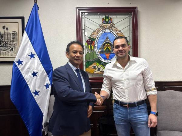 El ministro director del Instituto Nacional Agrario (INA) y el presidente del Congreso Nacional, Tomás Zambrano, sostuvieron un encuentro donde abordaron temas relacionados al agro en Honduras.