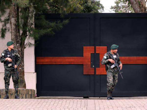 El presidente electo Nasry Asfura mantiene reuniones estratégicas en su residencia en el municipio de Santa Ana, Francisco Morzáan.