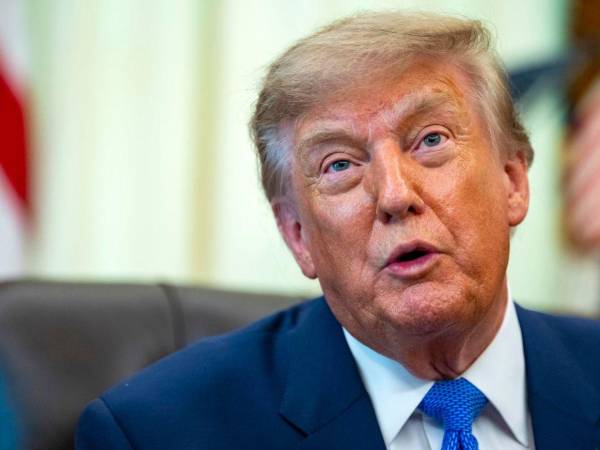 Los tratamientos hormonales y cirugías de afirmación de género dejaran de financiarse con fondos federales tras la decisión de Donald Trump.