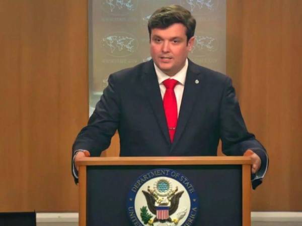 Thomas Pigott, portavoz del Departamento de Estado de Estados Unidos.