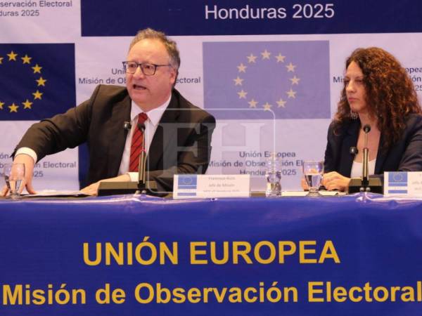 El jefe de la Misión Electoral de la Unión Europea, Francisco Assis, brindó el informe en Tegucigalpa.