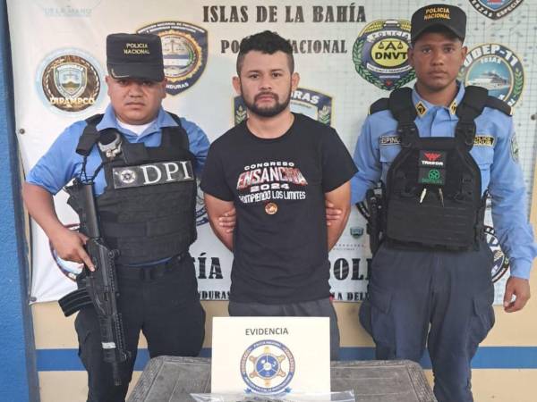 El detenido tenía una orden de captura pendiente por el delito de parricidio, según informaron las autoridades.