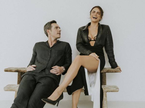 Aislinn Derbez y Mauricio Ochmann reavivaron los rumores sobre una posible reconciliación luego de coincidir en un viaje a la Costa Amalfitana, en Italia.