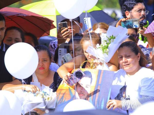 La comunidad de Cofradía se volcó para acompañar a la familia del tiktoker Hernán Martínez en un momento marcado por el pesar y el dolor en su despedida eterna.