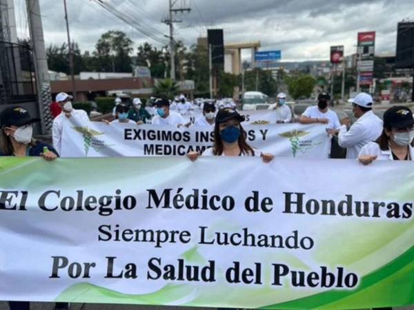Los médicos en Honduras ya registran más de un mes de paralización de labores.