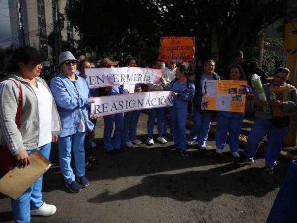Son 86 las enfermeras que lograron terminar su carrera universitaria como licenciadas y piden una reasignación.