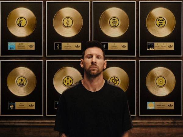 <b>Lionel Messi</b> y su nueva colaboración con Adidas no sorprende a casi nadie, puesto que la marca y el futbolista llevan siendo muy buenos amigos desde hace ya dos décadas.