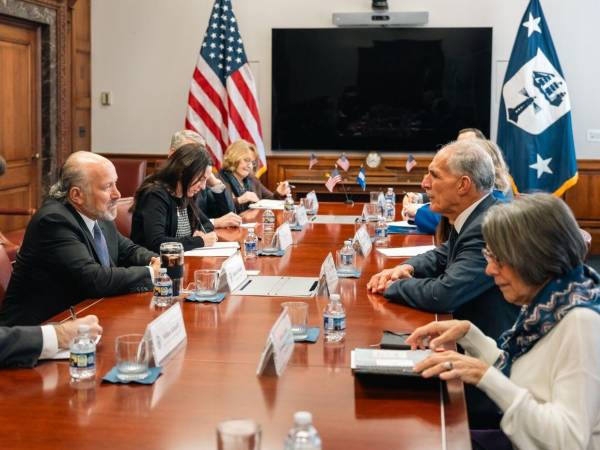 Como parte de su agenda internacional, el presidente electo de Honduras, Nasry Asfura, ha sostenido una serie de reuniones en Washington con secretarios y funcionarios del Gobierno de Estados Unidos, así como con autoridades del Banco Interamericano de Desarrollo (BID) y organismos internacionales.