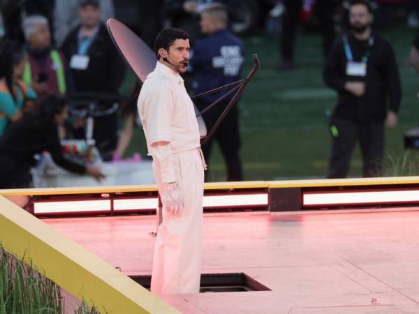 El cantante aún no se ha pronunciado por esto. Otros artistas han criticado el uso de sus canciones, por parte de la Casa Blanca, en videos sobre la guerra.
