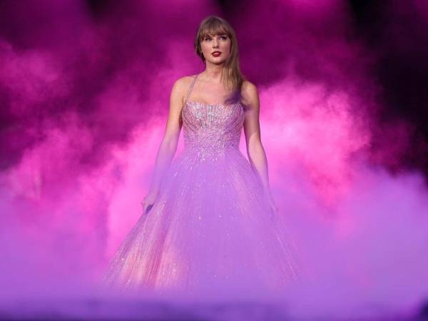 Taylor Swift y Travis Kelce oficializaron su matrimonio en una ceremonia en el Madison Square Garden a la que asistieron cerca de mil invitados.