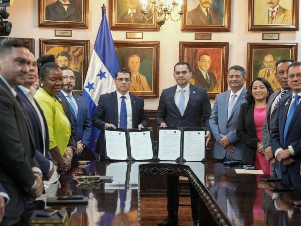 El acuerdo fue firmado por el presidente del Legislativo, Tomás Zambrano, y el titular del ente contralor, Ricardo Montes.