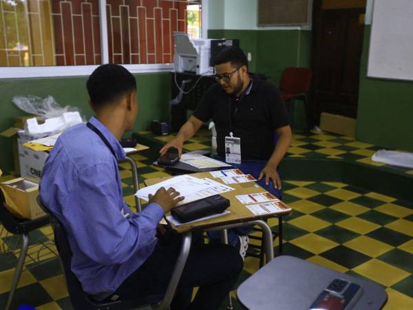 Este domingo se realizó un simulacro electoral en 524 centros de votación distribuidos en los 18 departamentos del país.