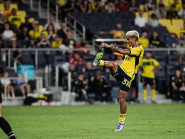 El catracho selló su primera anotación en el torneo con un potente disparo que encendió el estadio Geodis Park y consolidó el pase de su equipo a la siguiente.