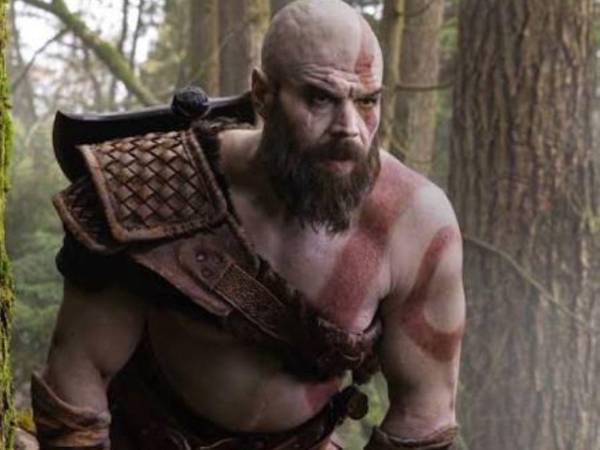Ryan Hurst ya había grabado cuatro episodios de la serie, pero Amazon Prime ha decidido cambiarlo por otro actor tras una lesión que sufrió en el rodaje de la serie.
