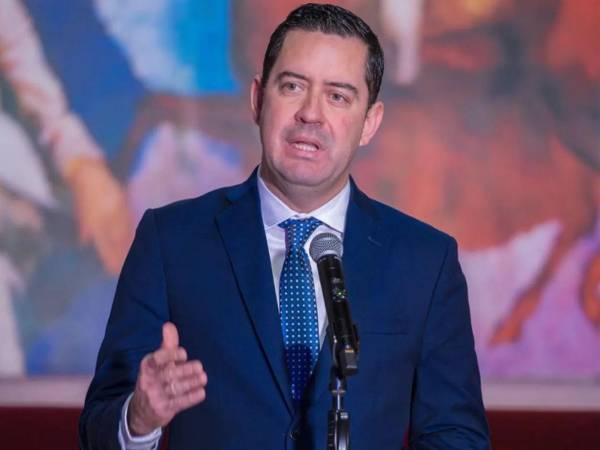 Los Empleados del PNRP amenazan con intensificar bloqueo de carreteras, en diferentes zonas del país sino se les hace efectivo el pago de salarios atrasados, como anunció el gobierno.