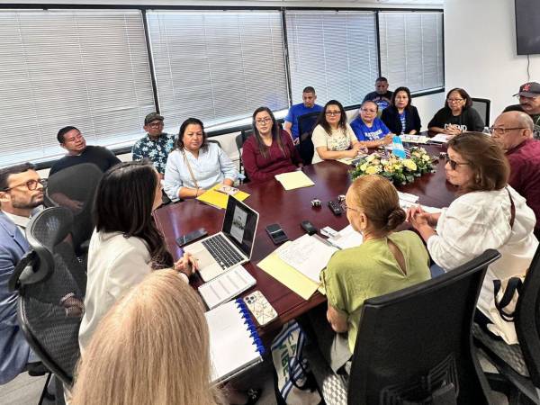 Las autoridades del consulado de Honduras en Los Ángeles presentaron el plan ante líderes de organizaciones migrantes.