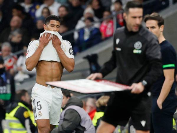 Jude Bellingham se retiró lesionado durante el partido de este domingo.