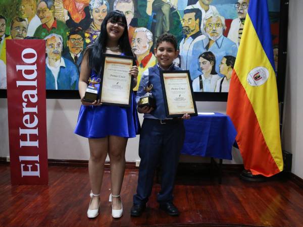 Esther Eunice Montiel Rodríguez y Elías Gabriel Salinas Betancourt fueron los ganadores del Premio único en las categorías de adultos e infantil del XV Concurso de Cuentos Cortos Inéditos Rafael Heliodoro Valle.
