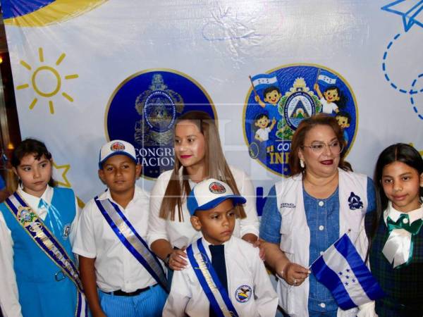 El Poder Legislativo recibió este sábado 24 de octubre a los 128 diputados infantiles que representarán a los 18 departamentos de Honduras en la XXIX edición del Congreso Infantil 2026, una iniciativa que busca promover el liderazgo, la participación y la inclusión de la niñez hondureña.
