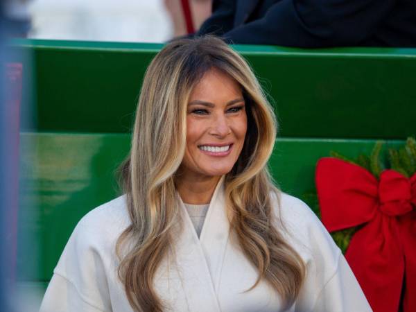 El documental sobre Melania Trump ofrecerá un vistazo tras bambalinas a la vida de la esquiva primera dama estadounidense, según promete el primer tráiler del filme compartido este miércoles en sus redes sociales.