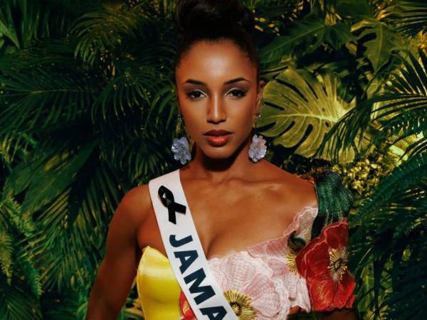 Gabrielle Henry, la candidata de Miss Jamaica en Miss Universo 2025, se encuentra en la Unidad de Cuidados Intensivos (UCI) a cinco días de haberse caído del escenario mientras desfilaba; los dueños del concurso afirman está bien de salud.
