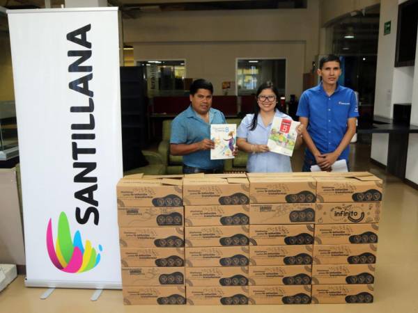 Santillana Honduras entregó libros de texto a El Heraldo para fortalecer programas educativos como Maratón del Saber y Escuelas Amigables con el Ambiente.