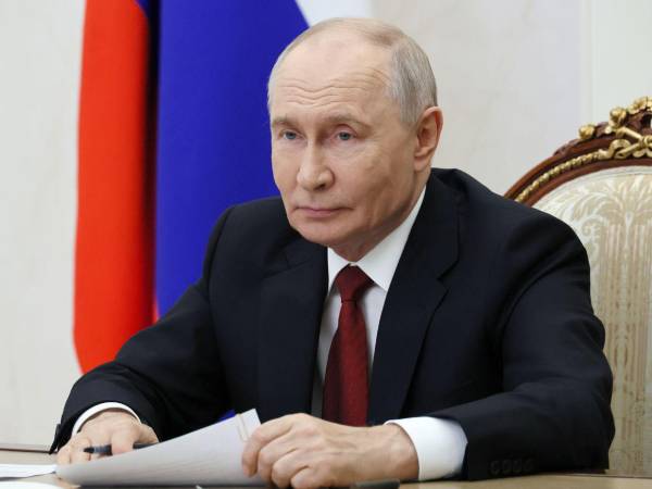 Putin ordenó una pausa de tres días en los ataques contra Kiev tras la llegada de emisarios de Estados Unidos.