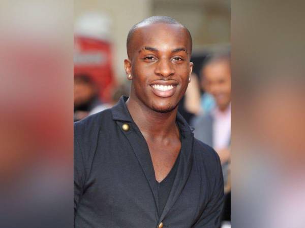 Muere apuñalado en Londres el compositor Talay Riley.