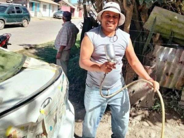 Dennis Alberto Amaya Rivera era miembro de la Asociación de Taxistas Independientes de Siguatepeque y conducía el taxi con número 317.