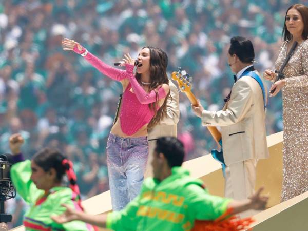 La inauguración del Mundial 2026 en el Estadio Azteca de Ciudad de México, comenzó con un show musical a cargo de estrellas musicales que hizo vibrar el recinto y emocionó a todos los presentes. ¿Qué artistas formaron parte de la presentación? A continuación los detalles.