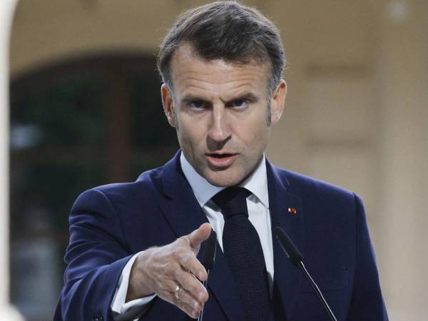 Quienes han destrozado, atacado prefecturas y comercios y saqueado incluso nuestros ayuntamientos, serán perseguidos y castigados, escribió Macron en X.