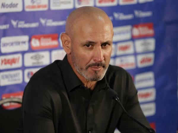 Eduardo Espinel preocupado la amplitud de opciones: Tenemos un plantel muy corto