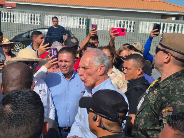 El presidente Nasry Asfura se refirió por primera vez al regreso de Juan Orlando Hernández durante una entrevista sobre proyectos de infraestructura vial.