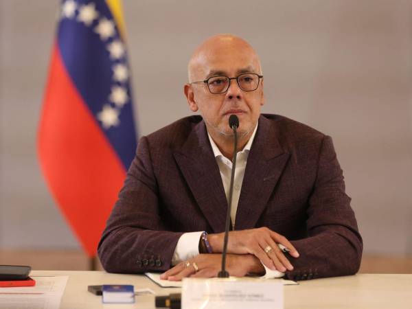 La decisión se produce en medio de los cambios en las relaciones entre ambos países, especialmente desde la captura del expresidente Nicolás Maduro.