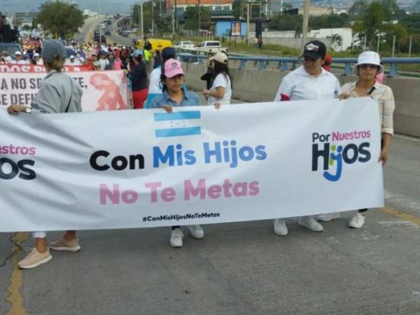 Representantes del movimiento Por Nuestros Hijos indicaron que tomarán acciones legales para evitar que el libro llegue a los centros educativos.