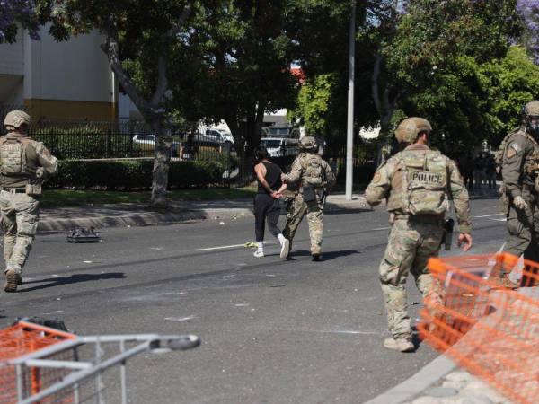 Las manifestaciones en Los Ángeles suman tres días este domingo.