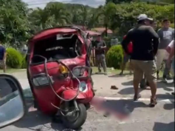 Omoa, Cortés, está de luto luego de que un aparatoso accidente provocara la muerte de dos de siete escolares que iban a bordo de una mototaxi.
