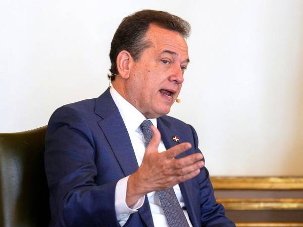 El canciller dominicano, Víctor 'Ito' Bisonó, informó la decisión de cerrar la embajada.