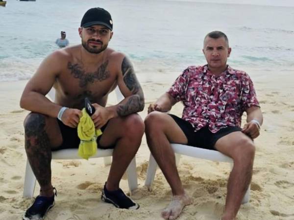 Un coronel retirado mató a su exesposa y también a su hijo tras haberlos citado a una pizzería ubicada en Pasto, un municipio de Colombia. El hecho ocurrió mientras familias disfrutaban de la celebración de Halloween.