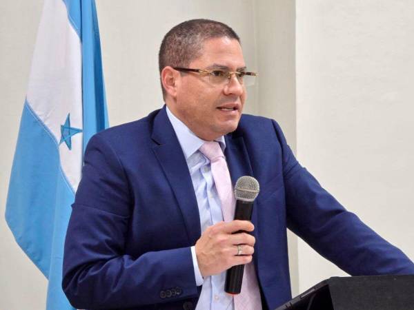 Marcio Cabañas, el fiscal de carrera que toma el control del MP durante juicio político contra Johel Zelaya.