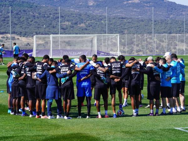 La Bicolor no pierde tiempo y ya definió a su reemplazo: el pivote catracho, Leonardo Posadas.