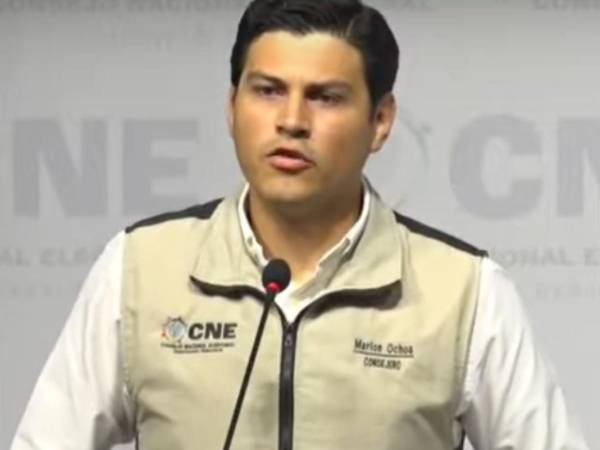 Marlon Ochoa aseguró que las FF AA han estado a la disposición del CNE desde un mes antes y uno después de las elecciones.