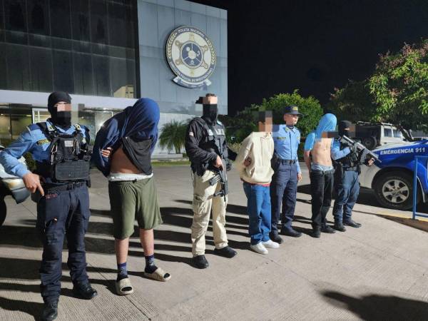 Entre las personas detenidas hay dos menores de edad que presuntamente son miembros de esta organización criminal.