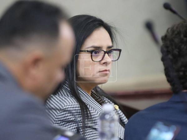 ¿Cuál es el paradero de Isis Cuéllar tras la orden de captura por corrupción en Sedesol? ¿Qué se sabe de ella? Esto es lo que se conoce sobre la diputada de Libertad y Refundación (Libre) y el requerimiento fiscal que el Ministerio Público (MP) le giró.