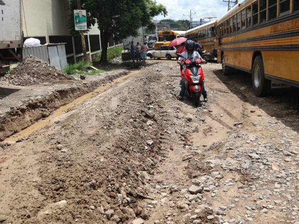 En 2024, la Alcaldía Municipal del Distrito Central (AMDC) aseguró que, una vez finalizada la construcción de la salida<a rel=noopener noreferrer href=https://www.elheraldo.hn/tegucigalpa/ampliacion-salida-olancho-sigue-paralizada-pese-promesas-sit-LA27411930 target=_blank> </a>a<a rel=noopener noreferrer href=https://www.elheraldo.hn/tegucigalpa/ampliacion-salida-olancho-sigue-paralizada-pese-promesas-sit-LA27411930 target=_blank> </a>Olancho, comenzarían con la pavimentación de toda la calle de El Lolo.