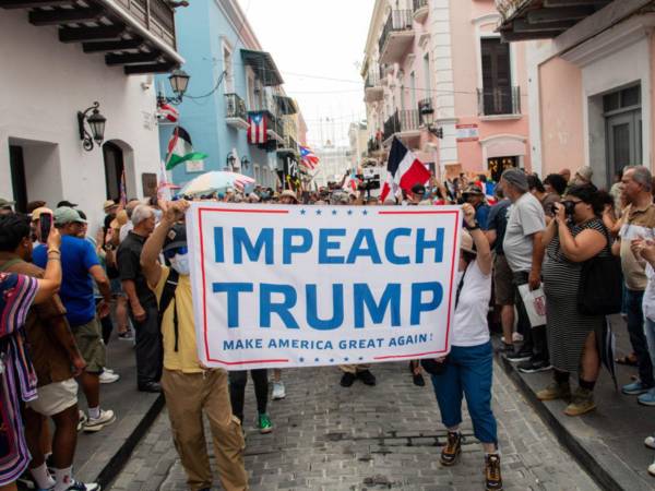 Puerto Rico y México se unieron este sábado a las protestas contra las políticas migratorias del presidente estadounidense, Donald Trump y condenaron la persecución a los latinoamericanos, que aportan en gran medida a la economía del país norteamericano. Aquí las mejores imágenes.