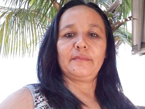 Un nuevo crimen sangriento se registró esta tarde, luego de que en el interior de una vivienda en la colonia Los Ángeles, Juticalpa, Olancho, fuera encontrada sin vida una mujer identificada como Mélida Beatriz Escobar. Aquí los detalles de lo ocurrido.