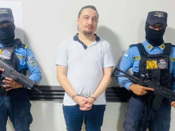 La captura se concretó tras labores de vigilancia y seguimiento que permitieron ubicar al extranjero, quien permanecía en territorio hondureño.